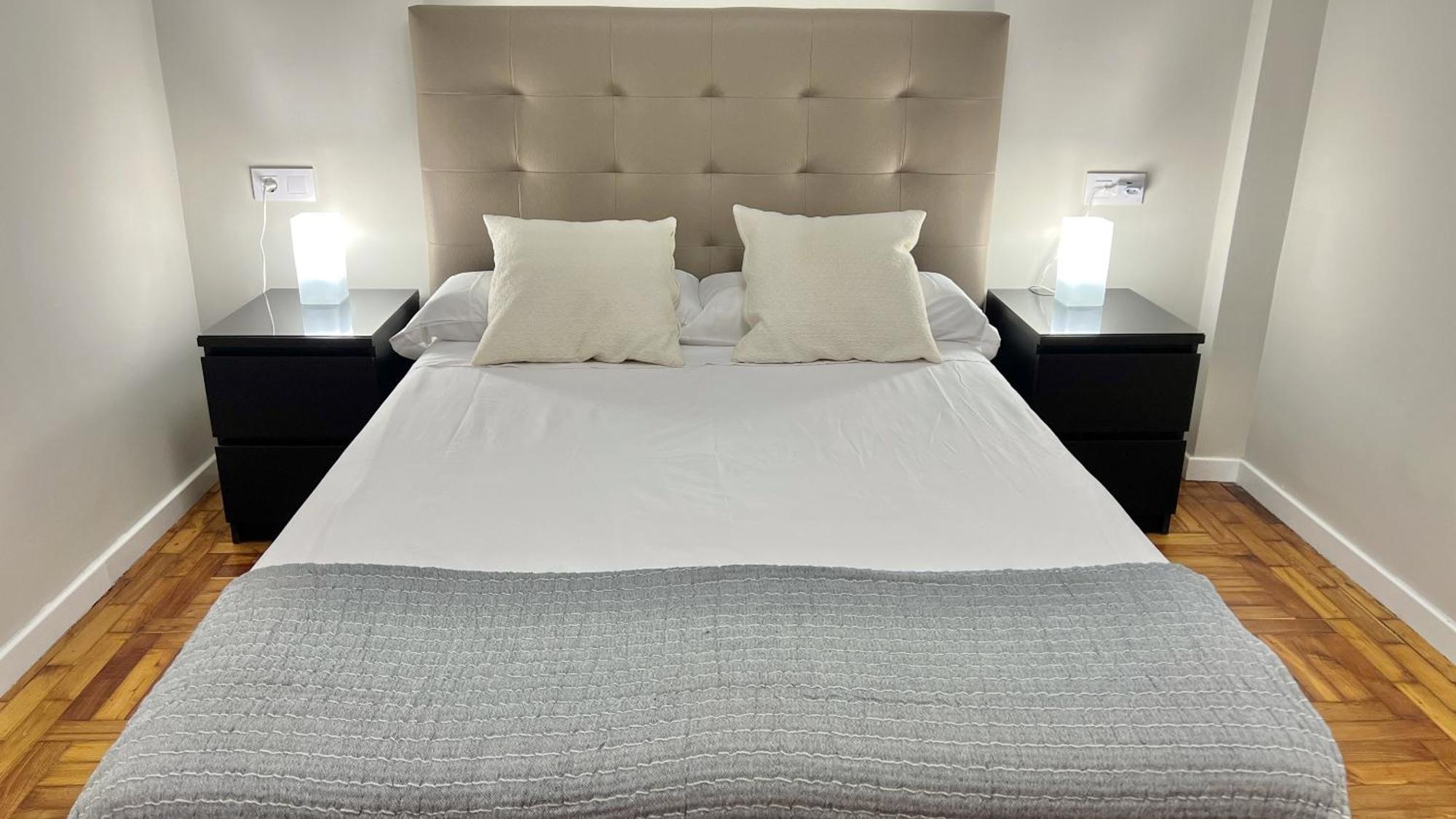 Vetusta Nest Apartman Oviedo Kültér fotó